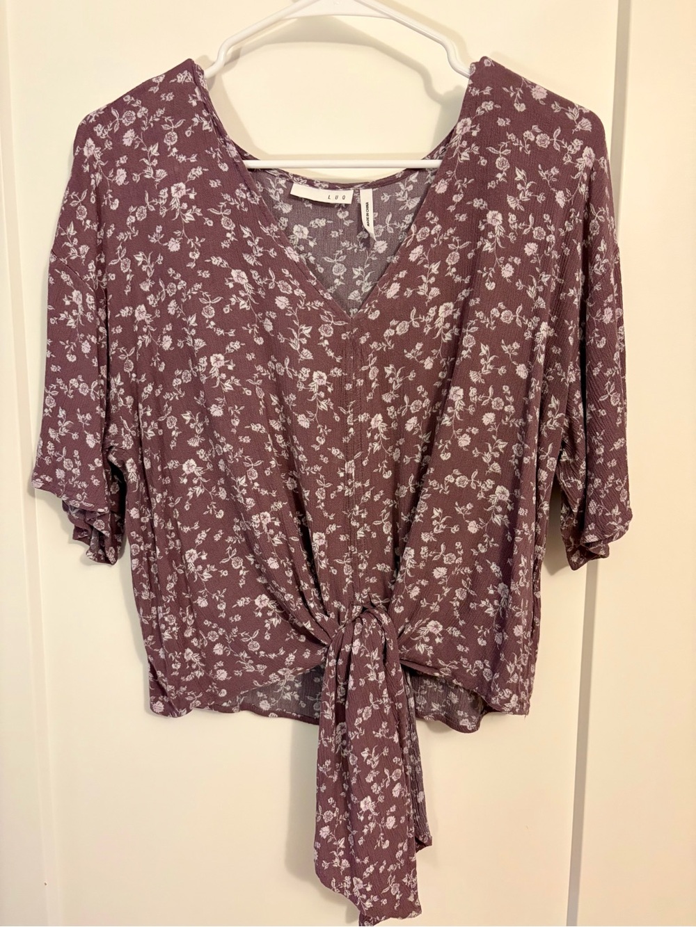 Tie-Front Floral Crop Top in Light Purple